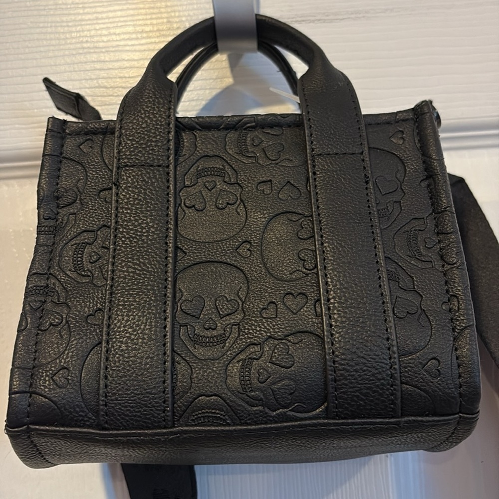 BNWT BETSEY JOHNSON Black Skull Embossed Women's Mini Crossbody Bag - Picture 5 of 9